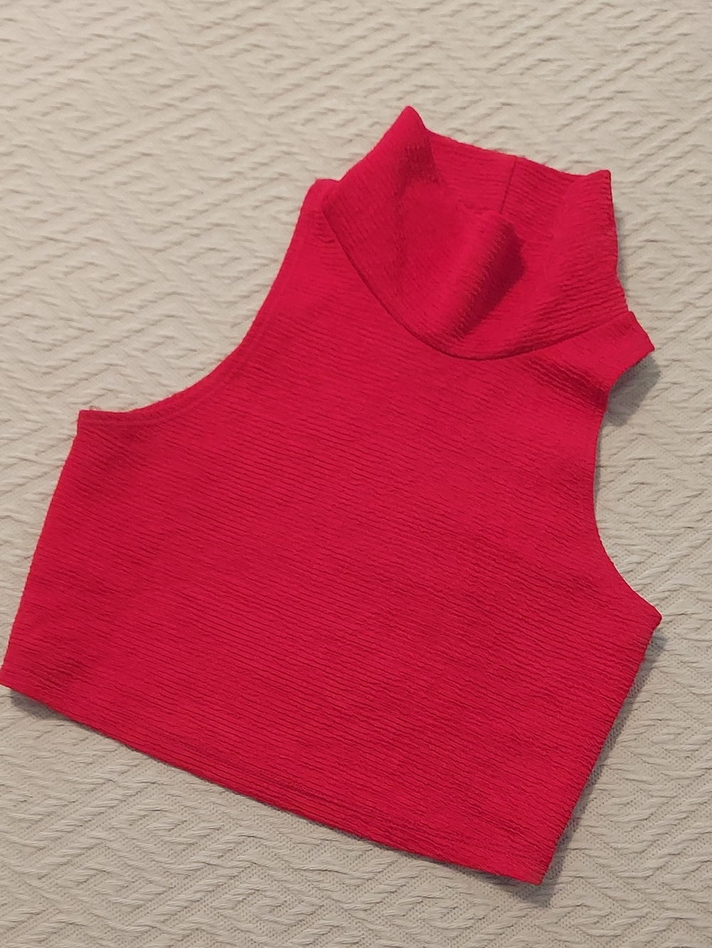 Monaco Red Sleeveless Turtleneck Crop Top Size S